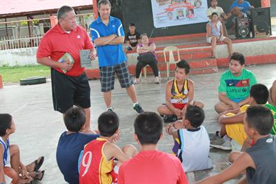 Gary speaks to Huddle